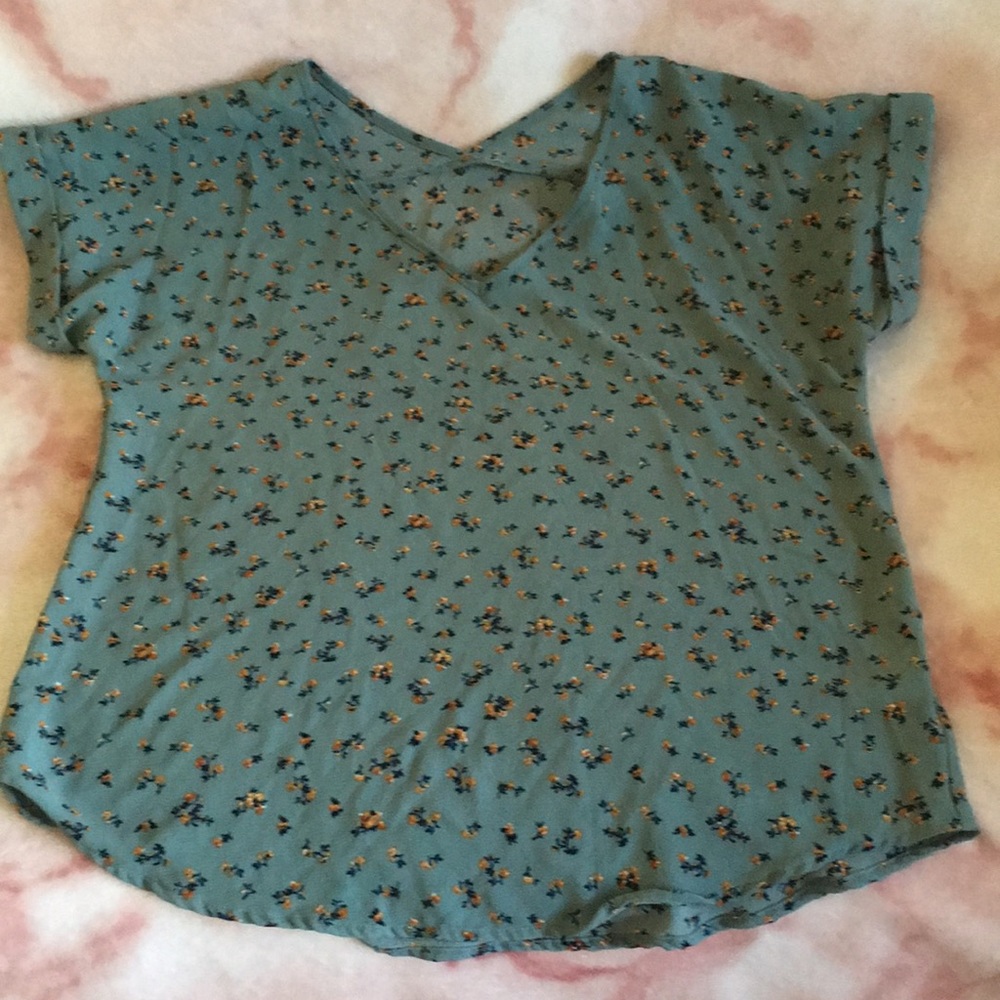Womens sage floral blouse, NWOT